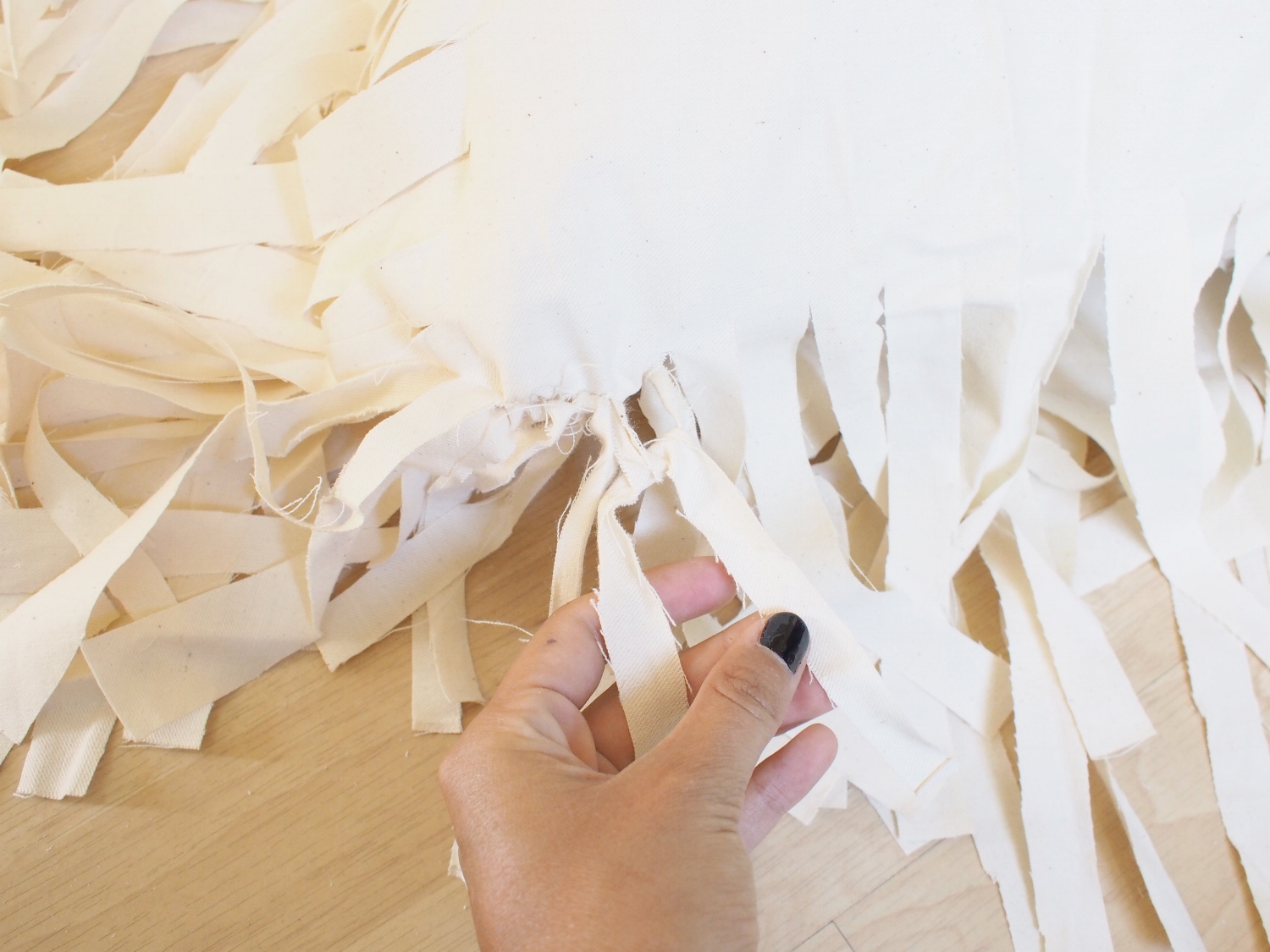 Get Your Home Ready For Fall With This No Sew Floor Pillow DIY — Lauren